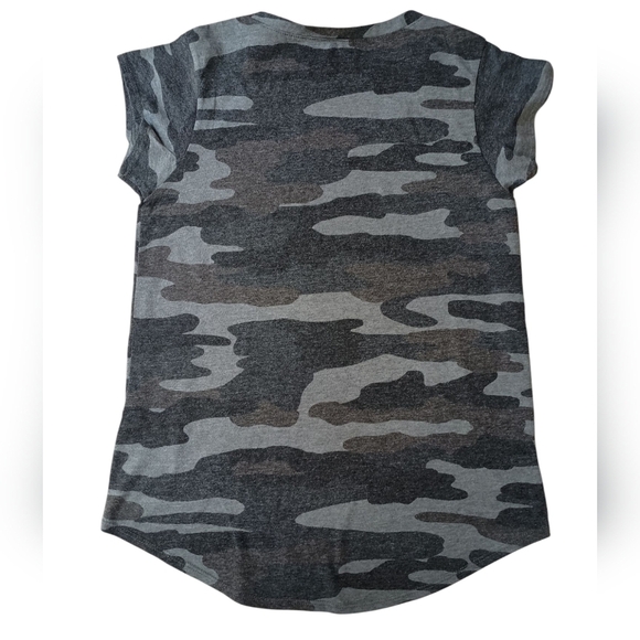 Lucky Brand Women's Charcoal Gray Camo Short Sleeve Tee Shirt - Picture 2 of 2